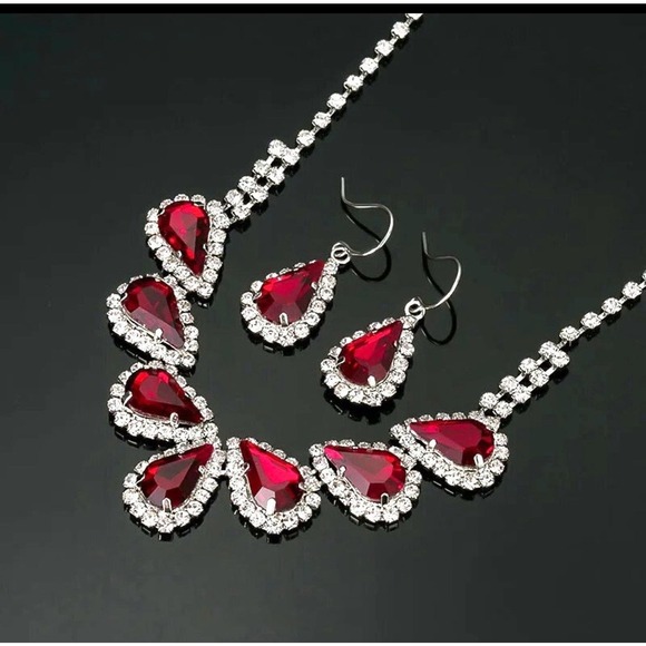 Red Necklace Pierced Earrings Red Clear Rhinestone Fashion Costume Jewelry A30 - Picture 1 of 3